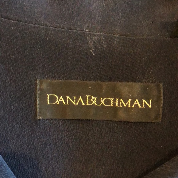 Dana Buchman 100% silk blouse. Fully lined. Extra buttons. Can be a jacket too! - Picture 7 of 9